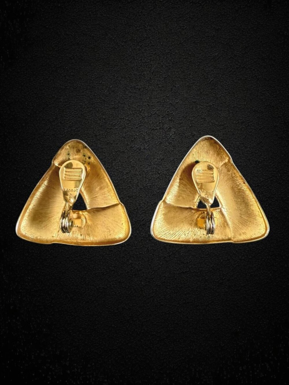Vintage Monet Gold Tone Triangle Clip-On Earrings Chunky Geometric Minimalist - Picture 3 of 5